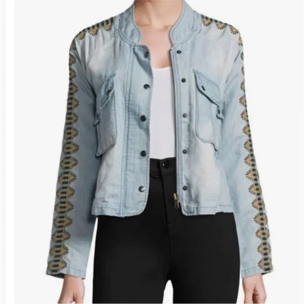FREE PEOPLE Jacket Women Medium Denim Jean Chambray Embroidered Boho - Picture 15 of 15